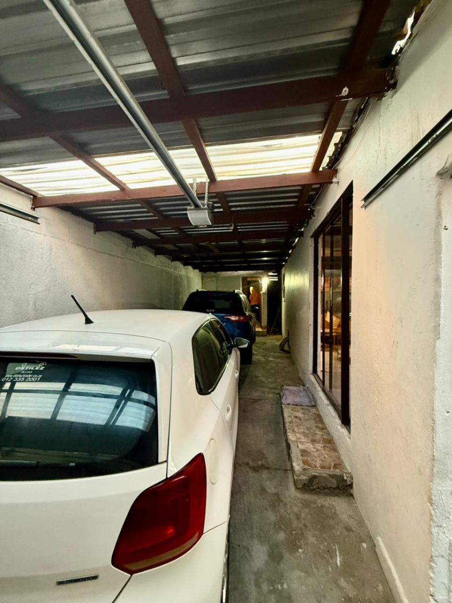 4 Bedroom Property for Sale in Mandela Park Western Cape